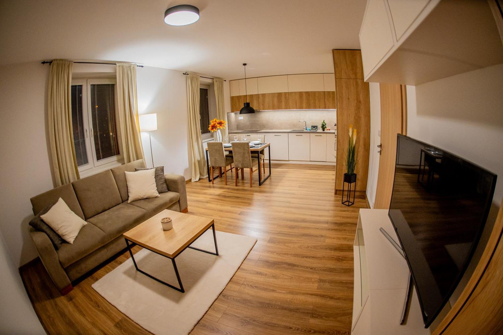 Old Town City Center Apartment 1 - Private Parking Included Кошице Экстерьер фото