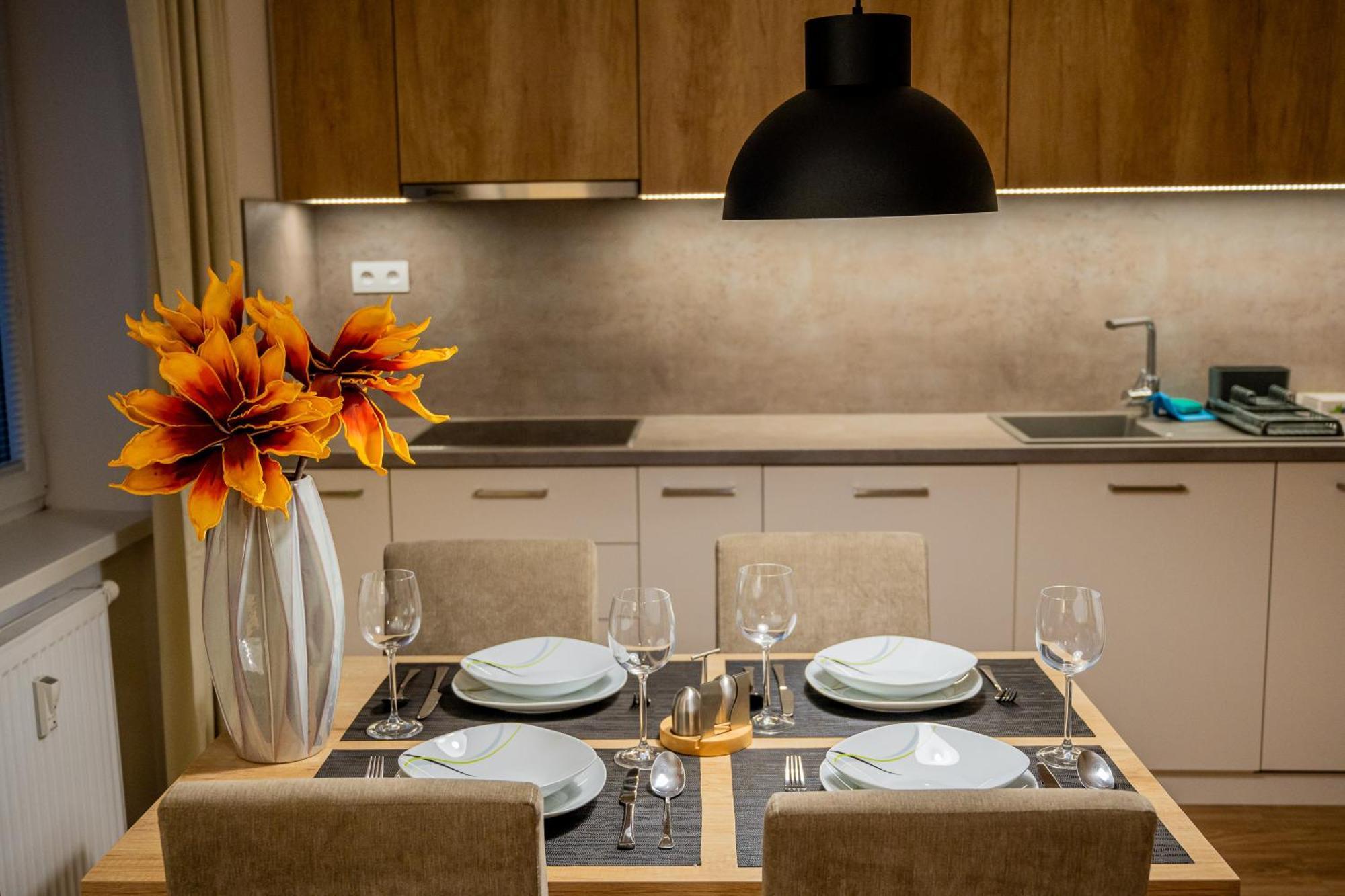 Old Town City Center Apartment 1 - Private Parking Included Кошице Экстерьер фото