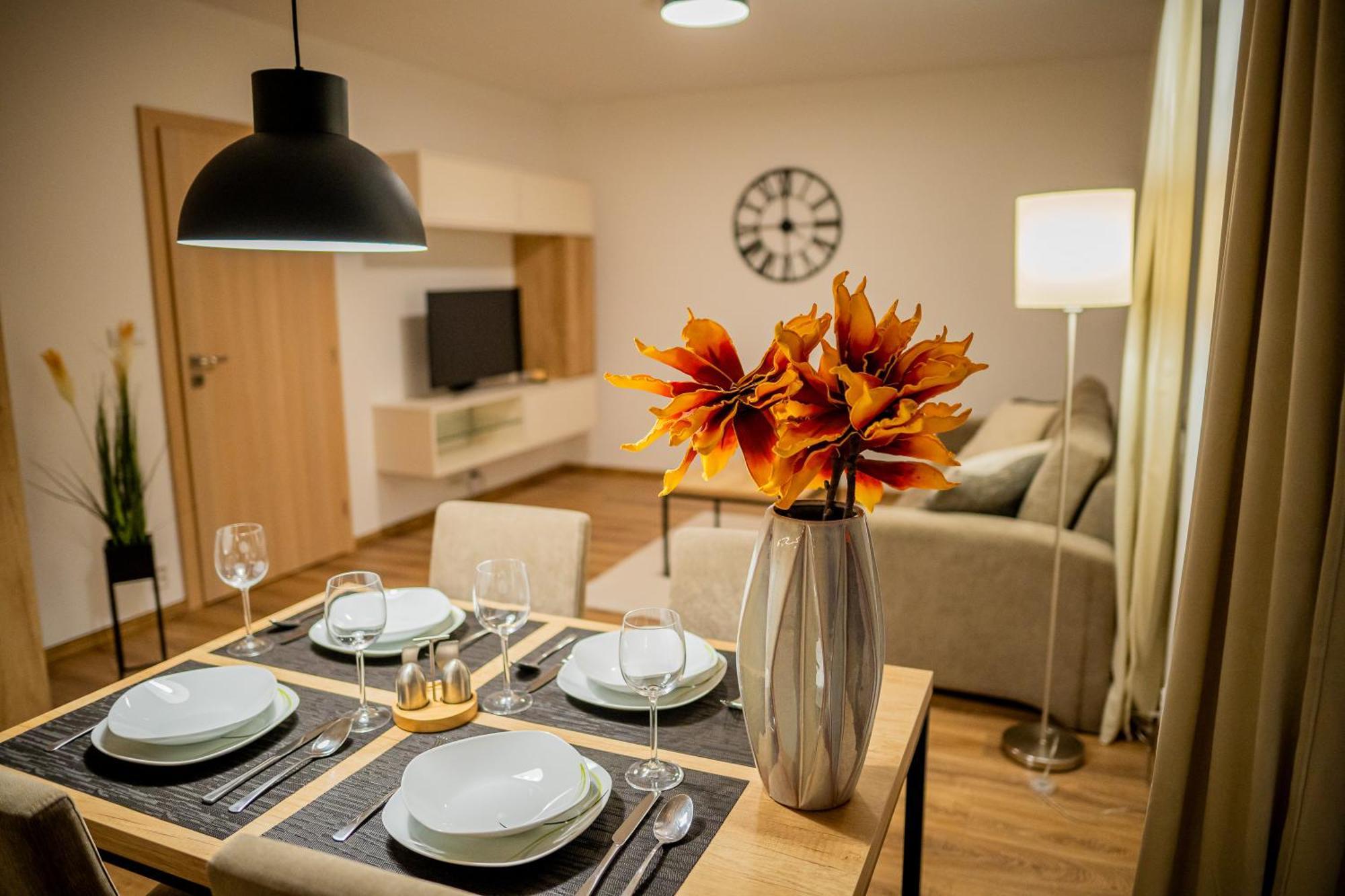 Old Town City Center Apartment 1 - Private Parking Included Кошице Экстерьер фото