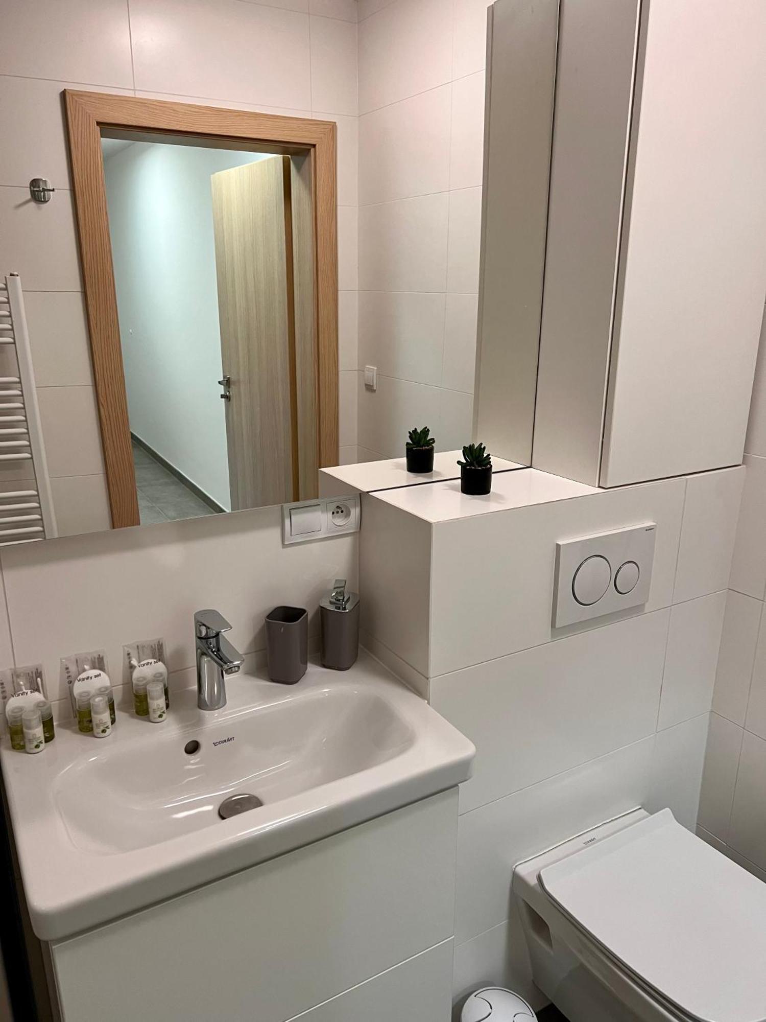 Old Town City Center Apartment 1 - Private Parking Included Кошице Экстерьер фото