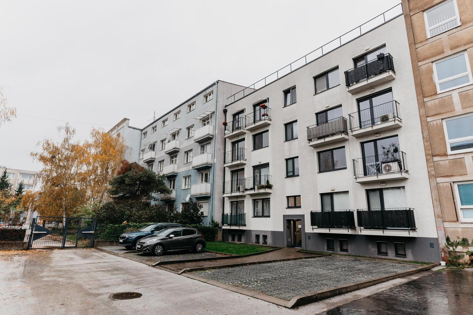 Old Town City Center Apartment 1 - Private Parking Included Кошице Экстерьер фото